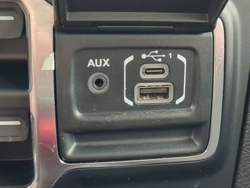 Certified 2021 Jeep Gladiator Sport image 19