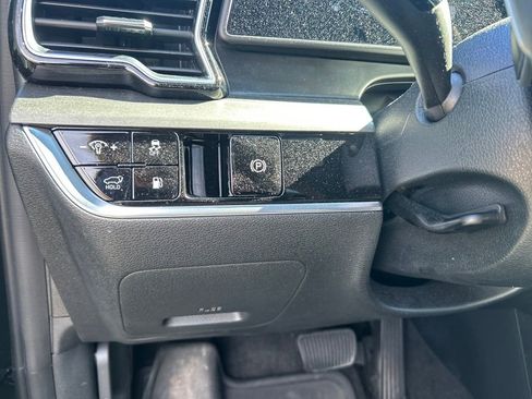 Used 2025 Kia Sportage X-Line image 14