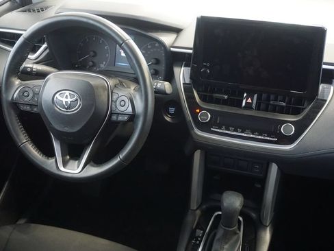 Certified 2025 Toyota Corolla Cross LE FWD image 24