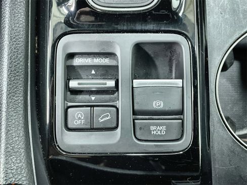 Used 2025 Honda Pilot TrailSport image 20