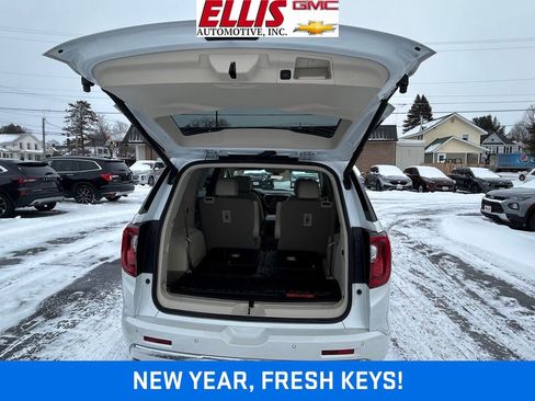 Used 2023 GMC Acadia Denali w/ Denali Ultimate Package image 7