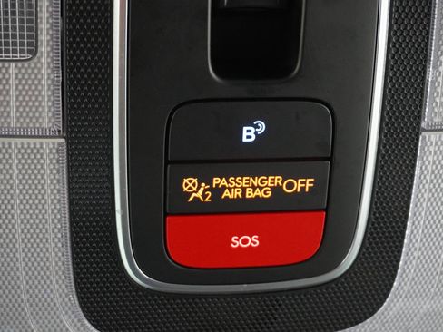 Used 2024 Hyundai Elantra Limited image 22