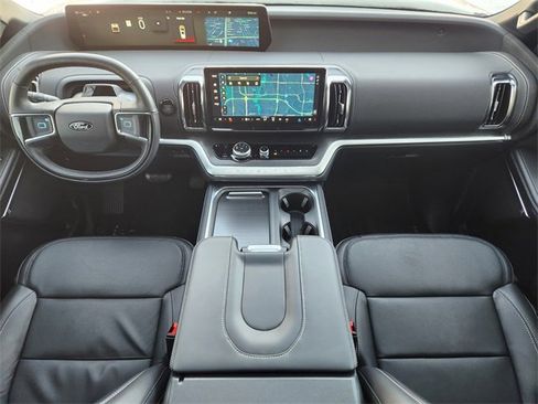 Used 2025 Ford Expedition Platinum w/ Stealth Appearance Package image 27