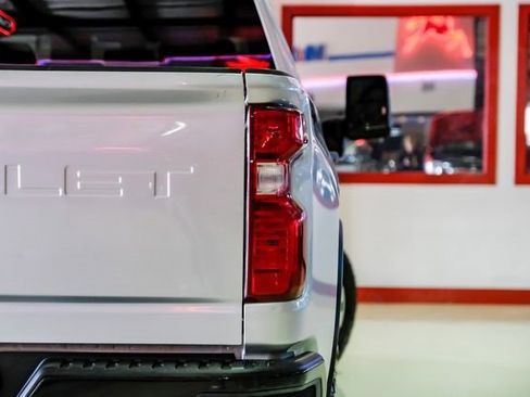 Used 2022 Chevrolet Silverado 2500 Custom w/ Custom Value Package image 46