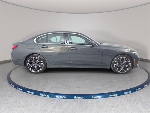Used 2025 BMW 330i xDrive Sedan w/ Premium Package image 5