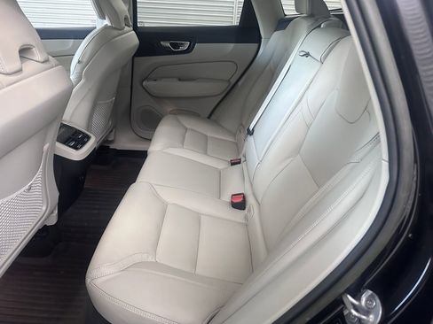 Certified 2023 Volvo XC60 B5 Ultimate w/ Climate Package image 3