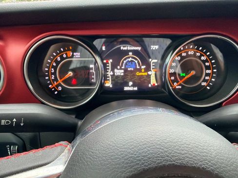 Used 2023 Jeep Gladiator Rubicon w/ LED Lighting Group AWD/4WD image 5