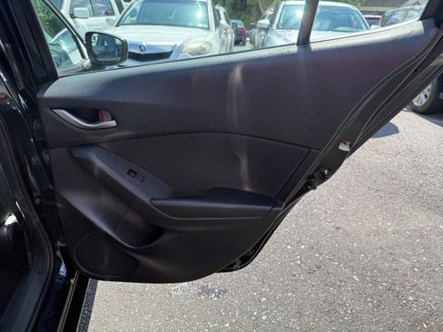 Used 2016 MAZDA MAZDA3 i Sport FWD image 29