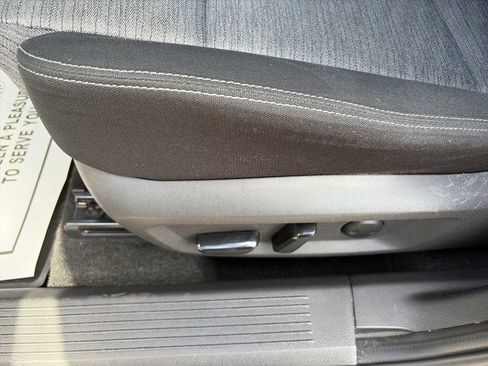 Used 2021 Nissan Rogue SV image 14