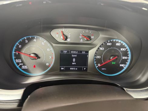 Used 2022 Chevrolet Traverse LT image 20