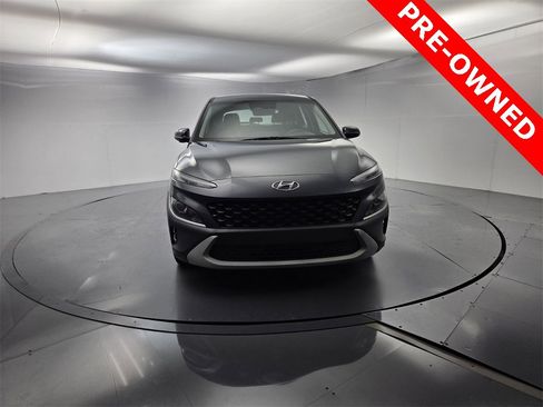 Used 2022 Hyundai Kona SE image 3