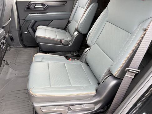 Used 2025 GMC Yukon AT4 w/ AT4 Premium Package AWD/4WD image 26