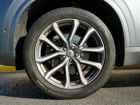 Used 2016 Volvo XC90 T6 Momentum w/ Momentum Plus Package AWD/4WD image 13
