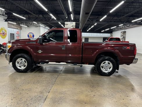 Used 2011 Ford F250 XLT w/ XLT Appearance Pkg AWD/4WD image 4