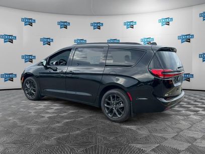 New 2026 Chrysler Pacifica Limited w/ S Appearance Package