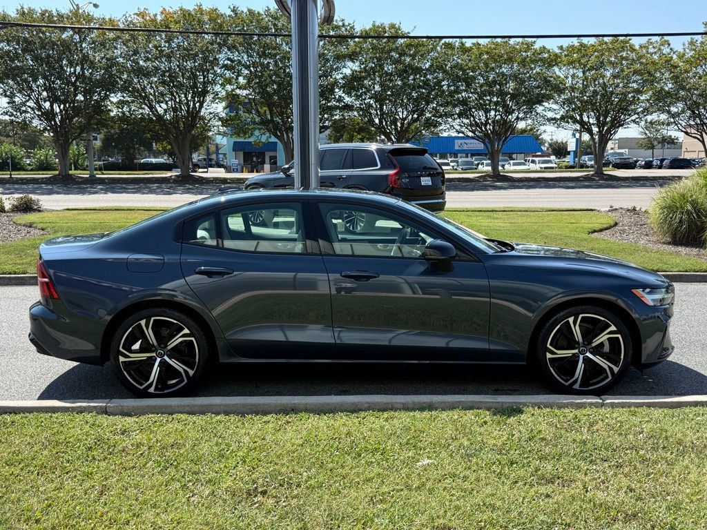 Used 2024 Volvo S60 B5 Plus w/ Climate Package AWD/4WD image 11