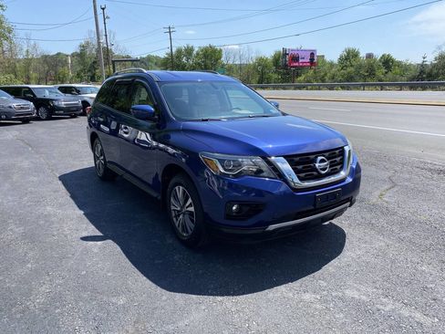 Used 2017 Nissan Pathfinder S AWD/4WD image 4