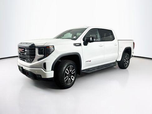 Used 2023 GMC Sierra 1500 AT4 w/ AT4 Premium Package AWD/4WD image 3
