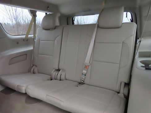 Used 2016 GMC Yukon XL Denali w/ Open Road Package image 37