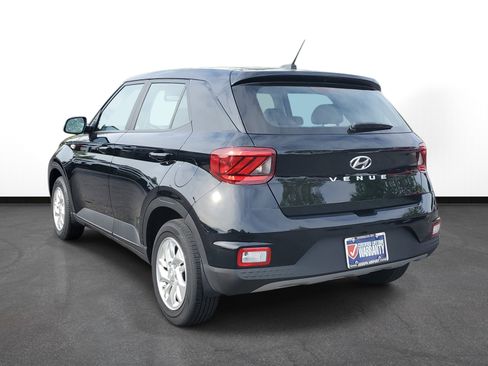 Used 2025 Hyundai Venue SE FWD image 3