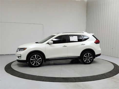 Used 2017 Nissan Rogue SL image 4