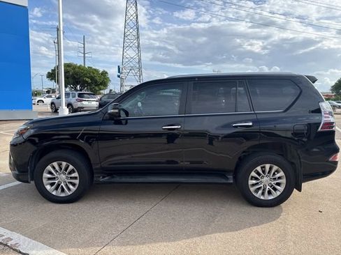 Used 2021 Lexus GX 460 Premium w/ Premium Package image 3
