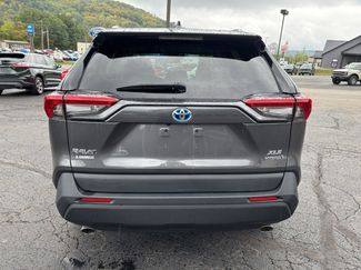 Used 2022 Toyota RAV4 XLE w/ Convenience Package video 5