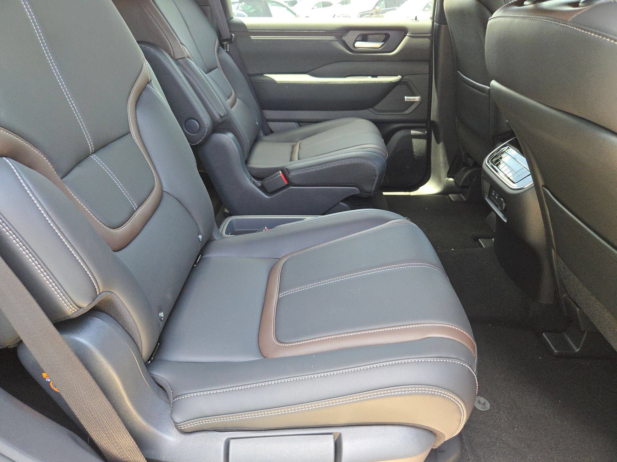 New 2026 Nissan Armada SL w/ Captain's Chari Seat Package RWD image 19