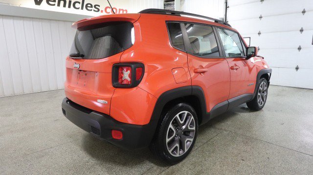 Used 2015 Jeep Renegade Latitude FWD image 6