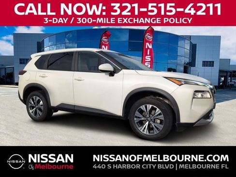 Used 2023 Nissan Rogue SV image 1
