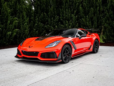 Used 2019 Chevrolet Corvette ZR1 RWD image 5