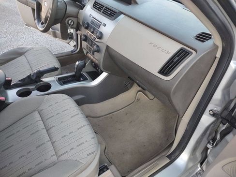 Used 2009 Ford Focus SE image 18