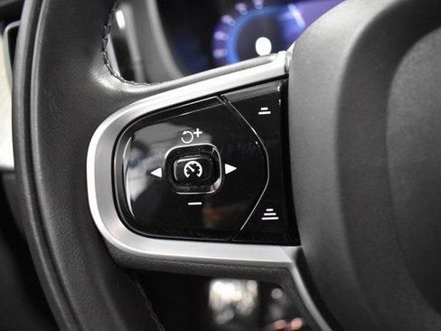 Used 2022 Volvo XC60 B5 Inscription w/ Climate Package image 29