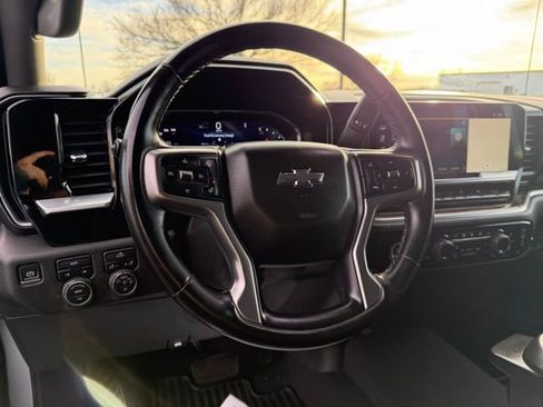 Used 2023 Chevrolet Silverado 1500 RST AWD/4WD image 16