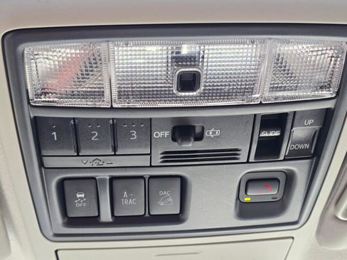 Used 2023 Toyota 4Runner SR5 Premium w/ Moonroof Package image 40