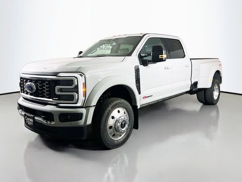 New 2026 Ford F450 Platinum w/ FX4 Off-Road Package image 5