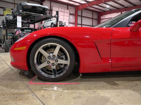 Used 2007 Chevrolet Corvette Base 2dr Coupe w/ Preferred Equipment Group image 3