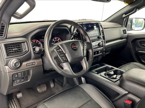Used 2021 Nissan Titan PRO-4X image 14