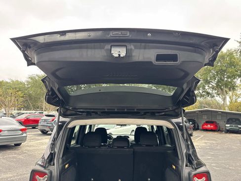 Used 2015 Jeep Renegade Latitude w/ Cold Weather Group image 12