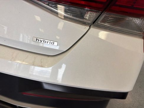 Used 2025 Hyundai Elantra Limited FWD image 10