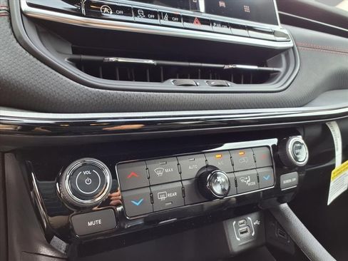 New 2026 Jeep Compass Trailhawk image 7