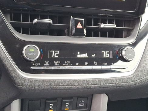 Used 2024 Toyota Corolla Cross XLE image 16