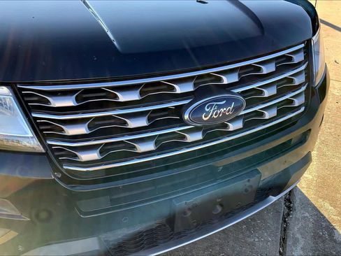 Used 2017 Ford Explorer Limited w/ Equipment Group 301A image 27