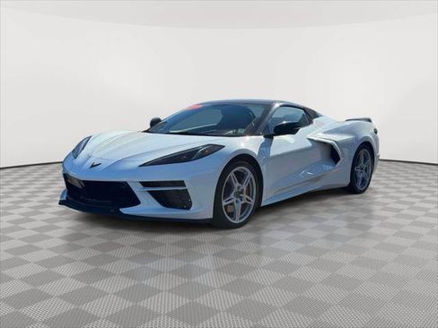 Used 2021 Chevrolet Corvette Stingray Premium Conv w/ Z51 Performance Package RWD image 3
