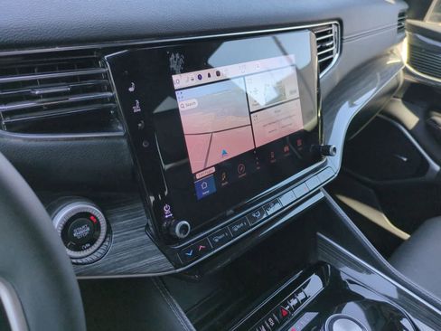 Used 2022 Jeep Wagoneer Series II AWD/4WD image 27