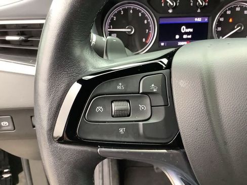 Used 2022 Buick Enclave Essence w/ Sport Touring Edition image 28