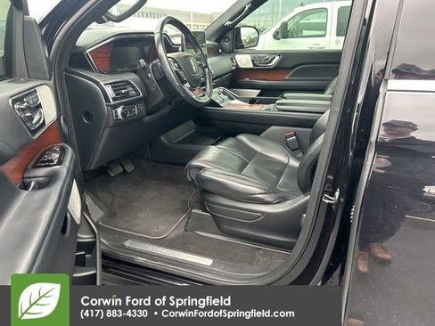 Used 2021 Lincoln Navigator Reserve image 13