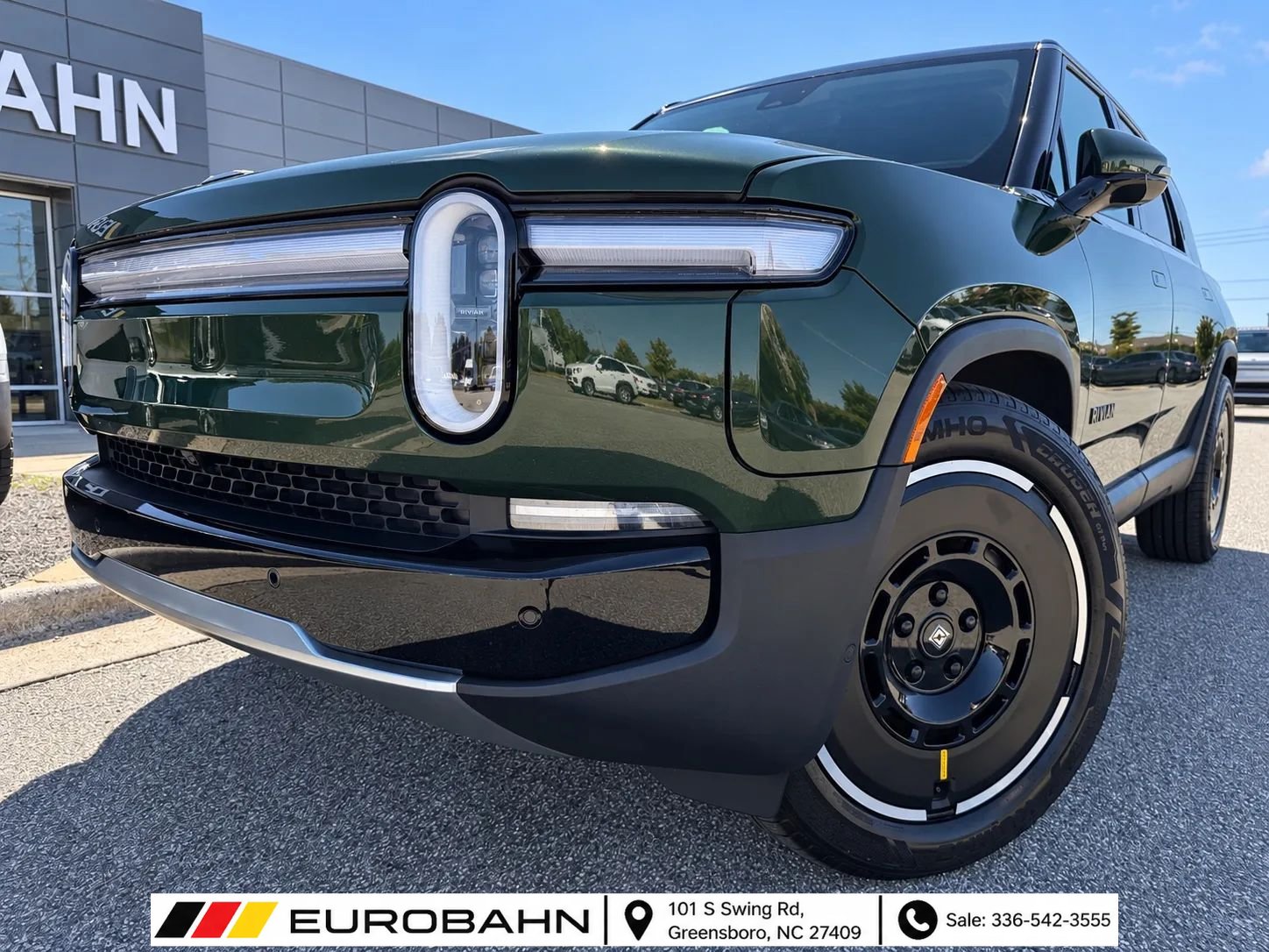 Used 2025 Rivian R1S Adventure Dual AWD/4WD image 1