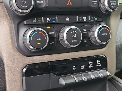 Used 2021 RAM 1500 Laramie AWD/4WD image 16