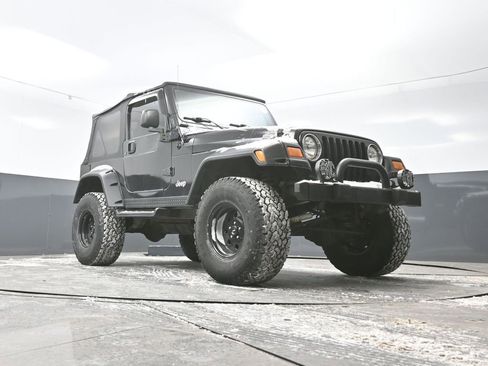Used 2006 Jeep Wrangler Sport w/ 30" Tire & Wheel Group image 23